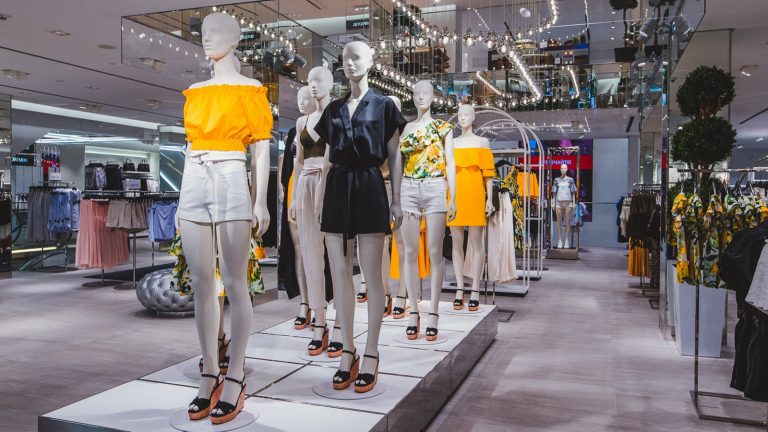 H&M storsatser nå på kinesisk markedsplass - men avviser at de vurderer flere